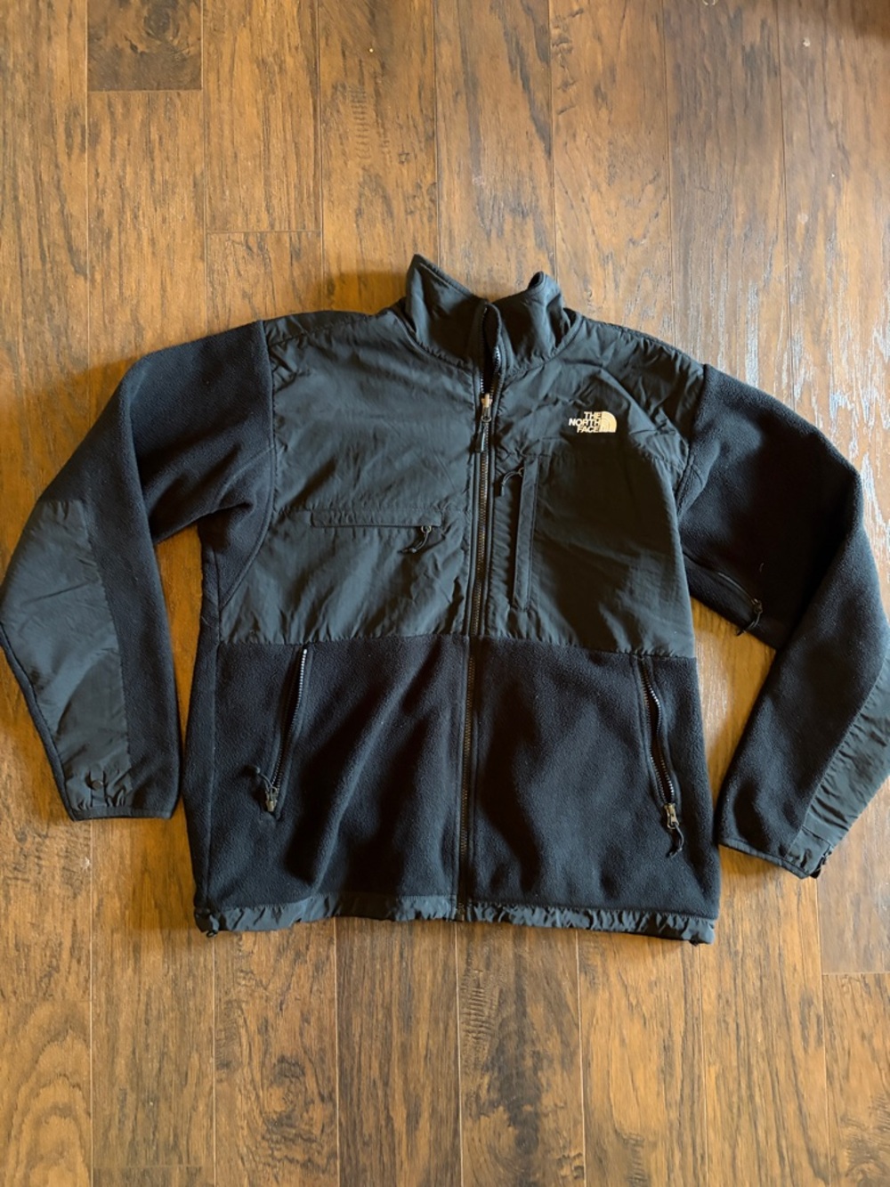 The North Face Men’s Black Lightweight Fleece Jacket